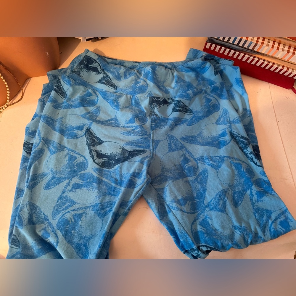 Lularoe blue chihuahua leggings
